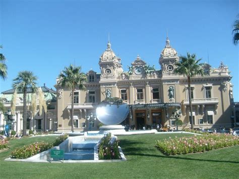 Monte Carlo Casino Review .
